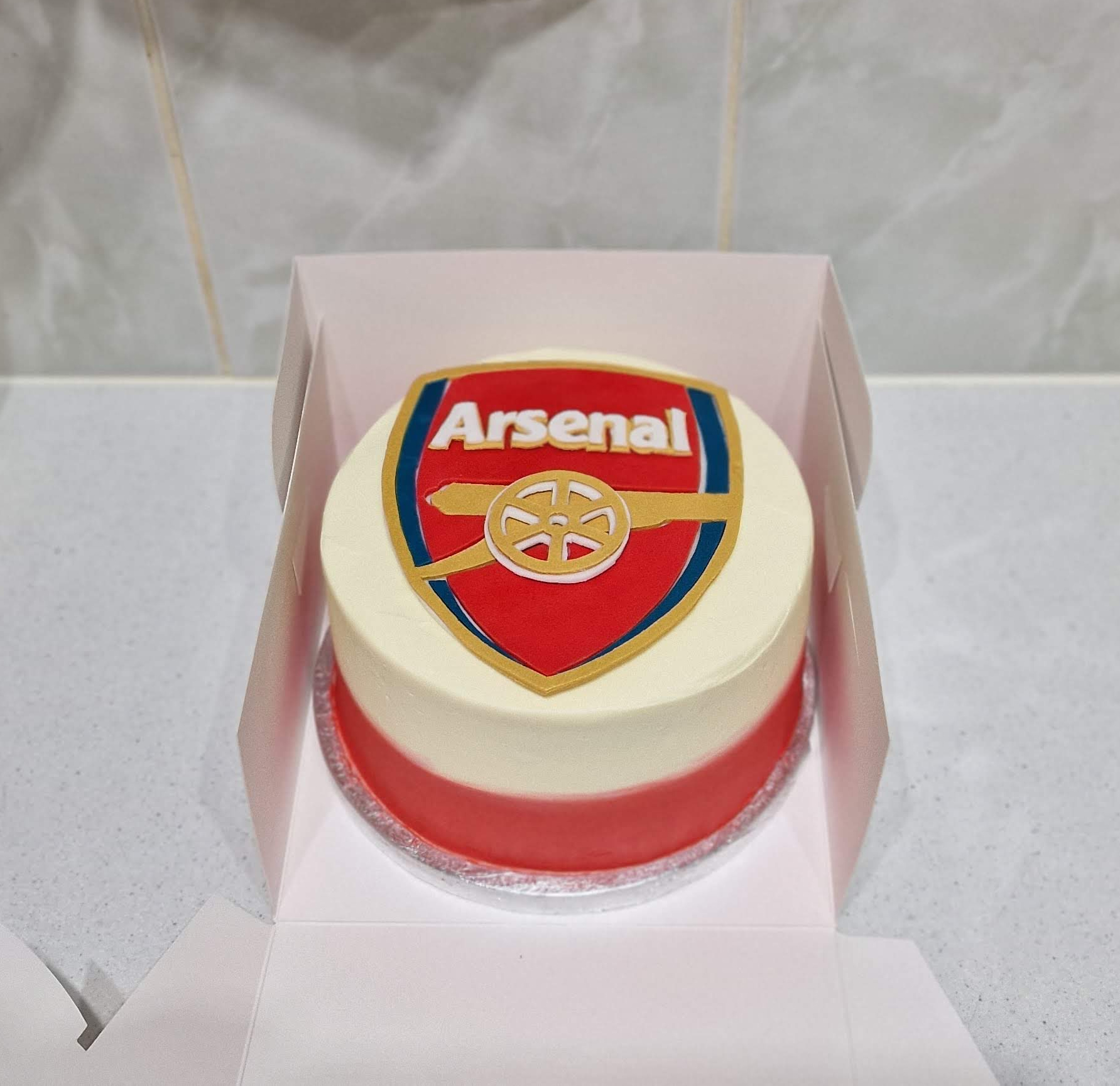 Arsenal football club crest birthday badge style cake inside display boxing by Fontaines Fancies